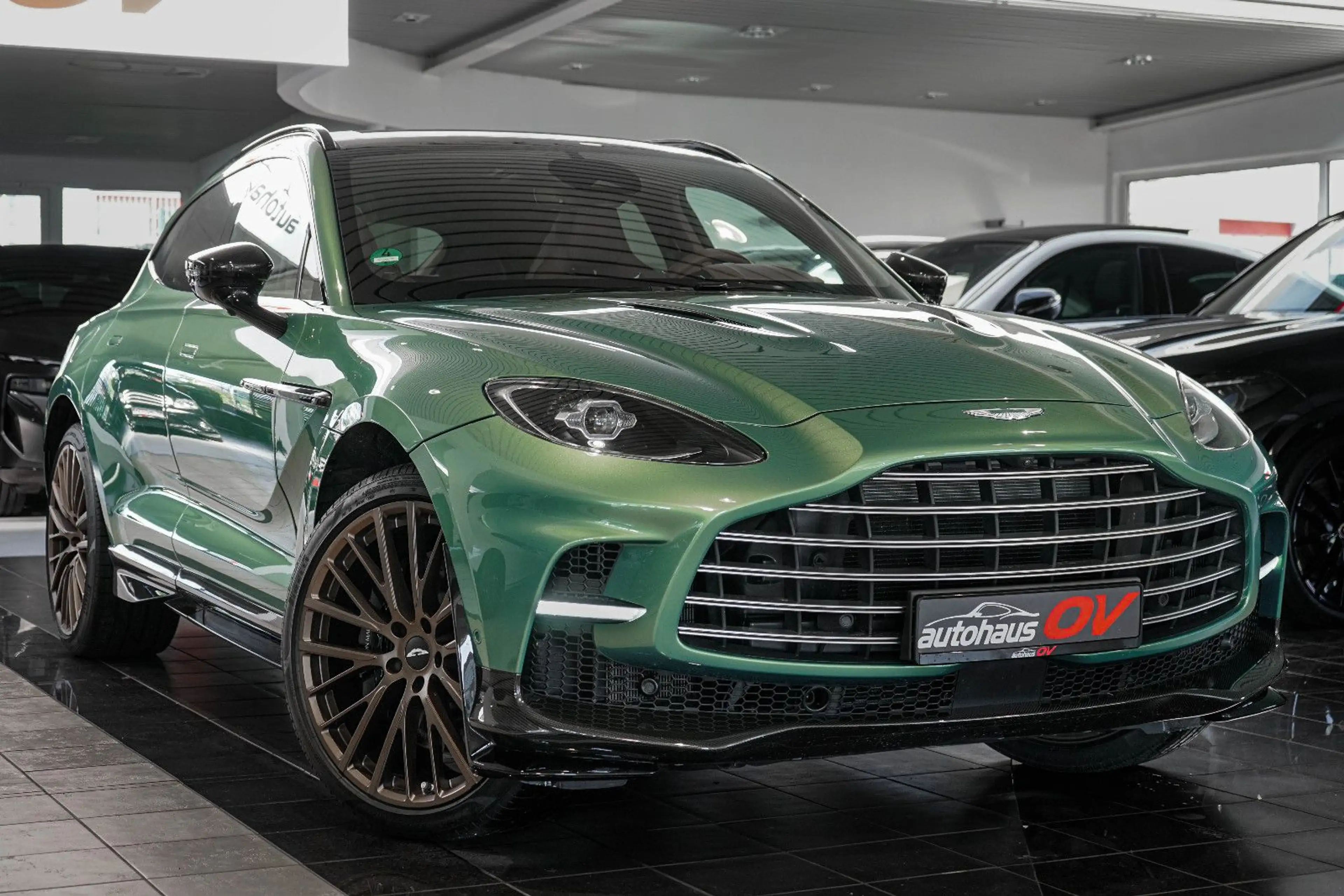Aston Martin DBX 707 * Carbonpaket * Copper Bronze * Monotone — photo 11