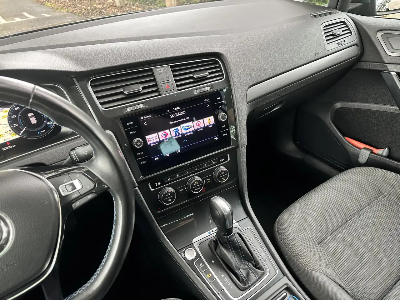 Volkswagen e-Golf — photo 36 sur 39