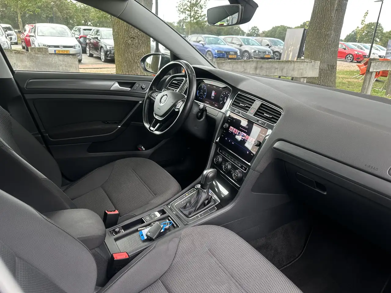Volkswagen e-Golf — photo 25 sur 39