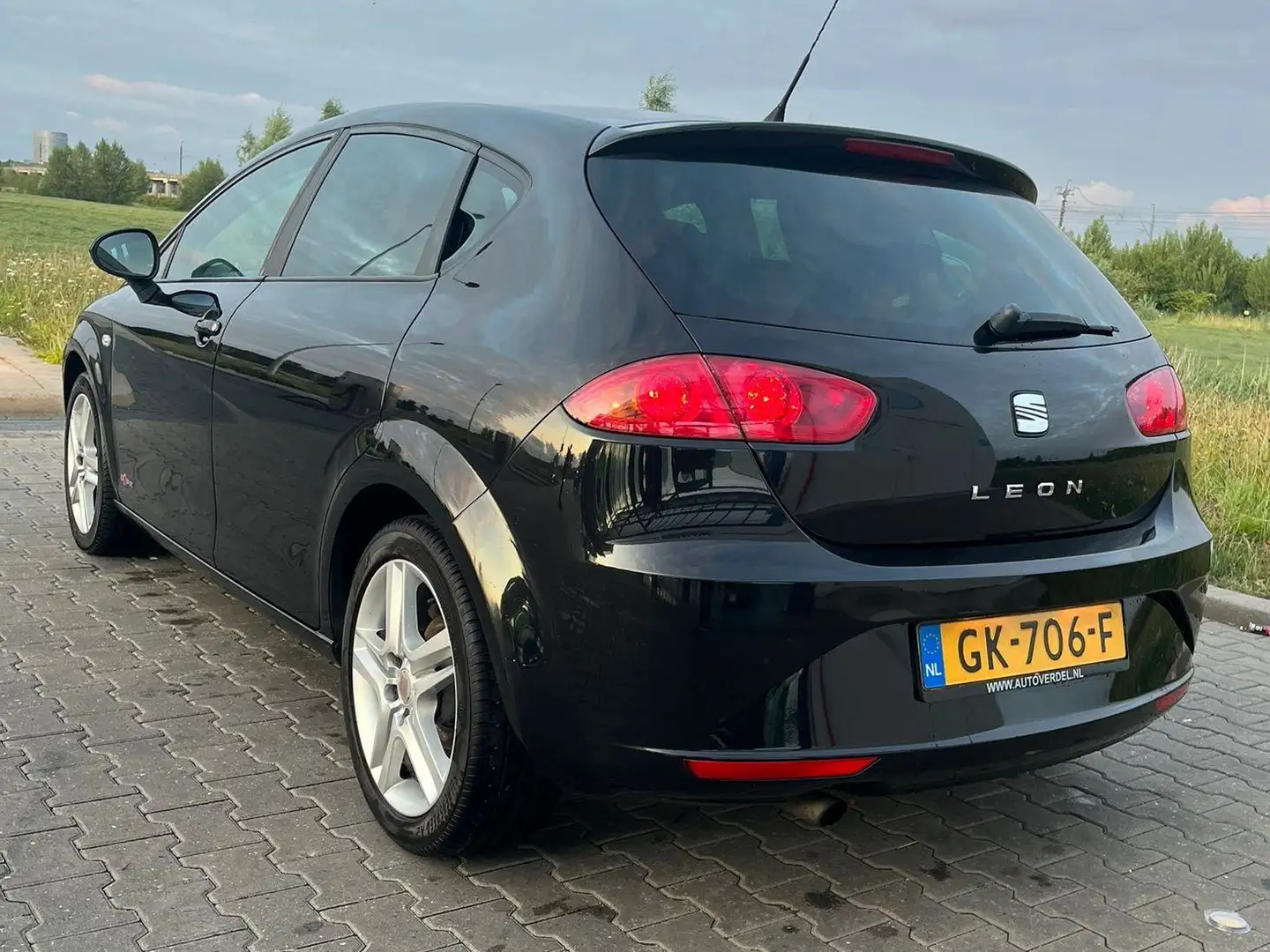 SEAT Leon Leon 1.2 TSI Eco. Ref. Negru - 2