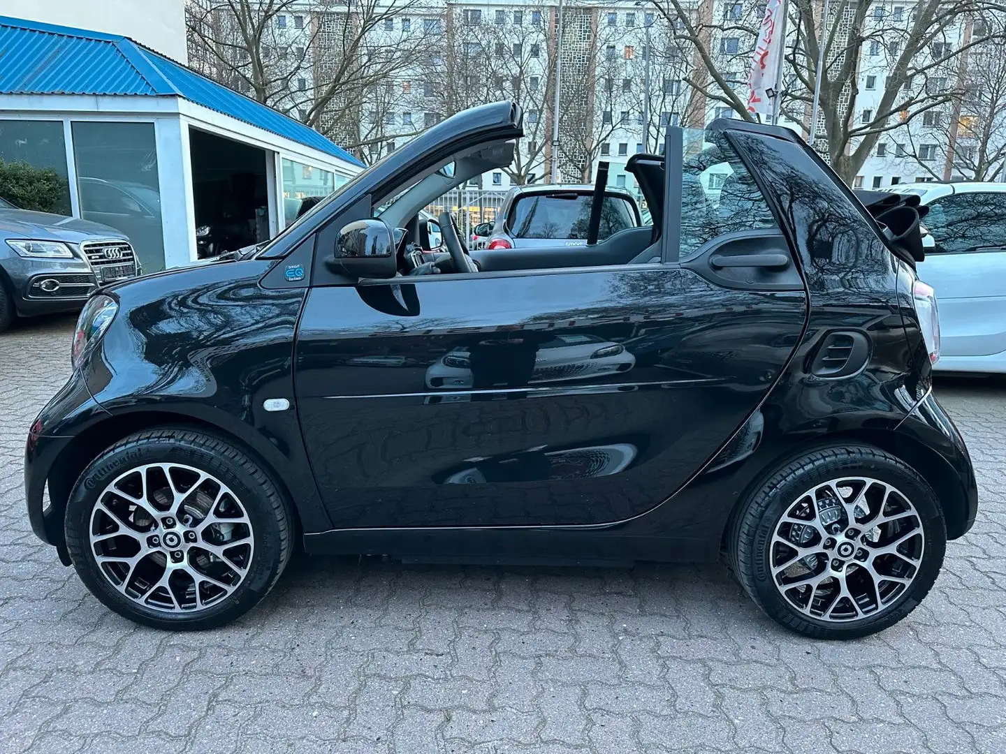 smart forTwo fortwo Cabrio EQ*EXCL*60kW*LEDER*SHZ*KAM*22kW Black - 2