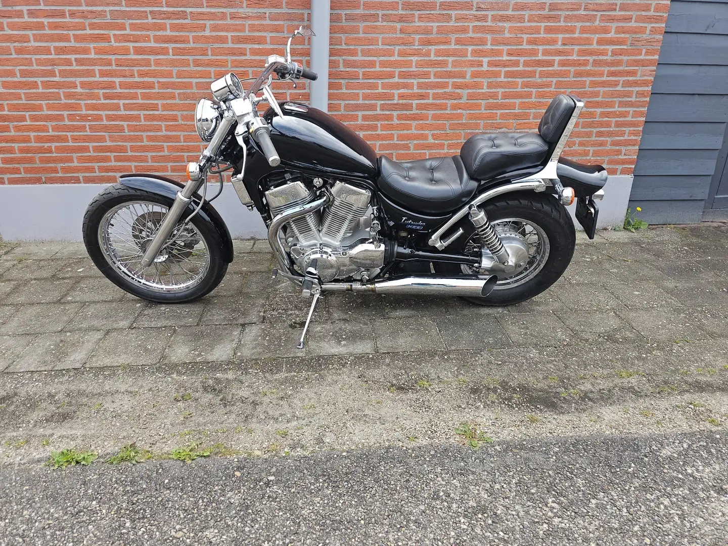 Suzuki VS 1400 Original Schwarz - 1