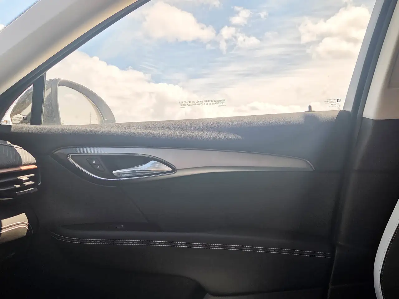 Buick Envision снимка Buick Envision