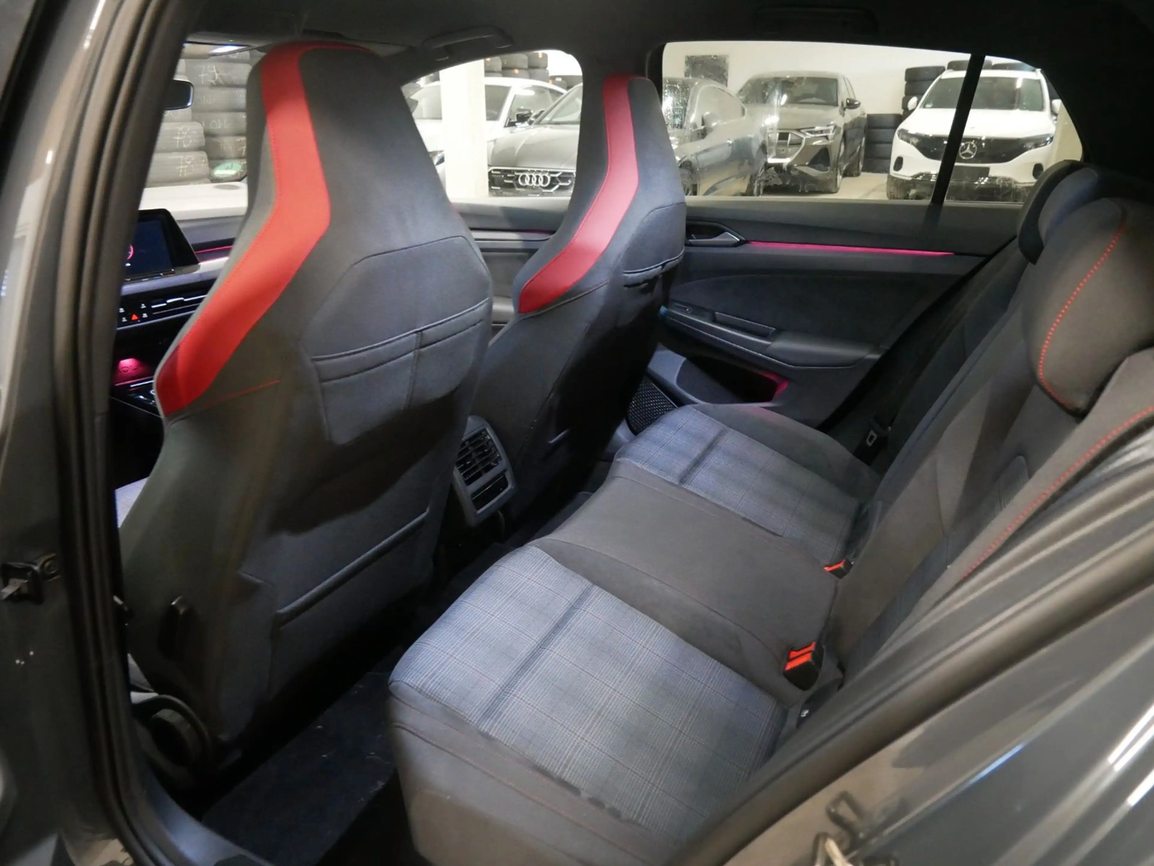 Volkswagen Golf VIII Lim. GTI ACC R-KAM TOTW NAVI CARPLAY — photo 13