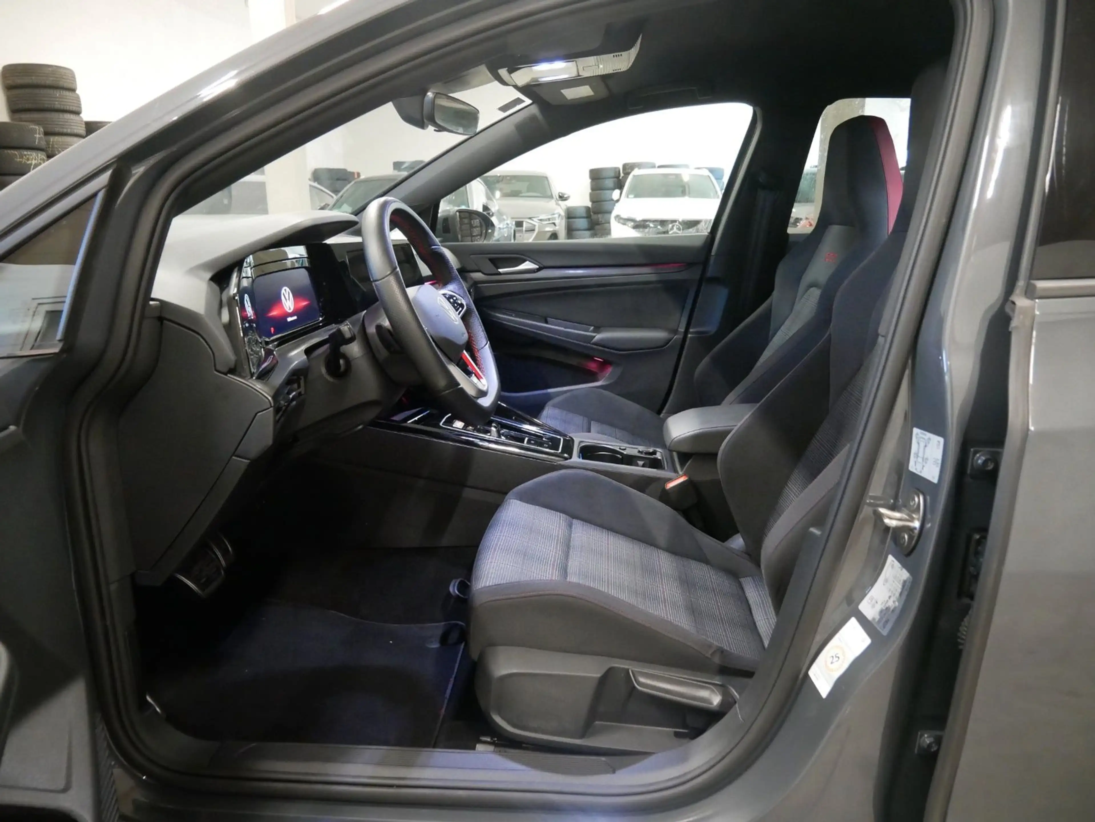 Volkswagen Golf VIII Lim. GTI ACC R-KAM TOTW NAVI CARPLAY — photo 11