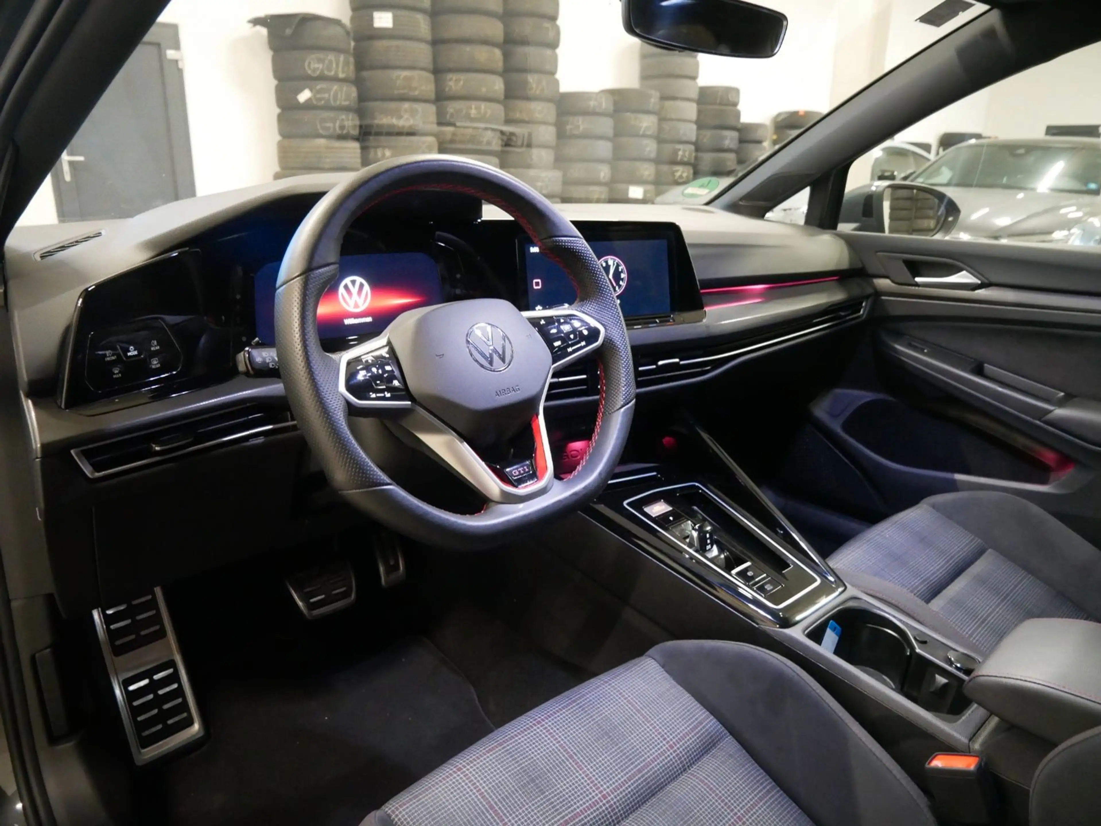 Volkswagen Golf VIII Lim. GTI ACC R-KAM TOTW NAVI CARPLAY — photo 12
