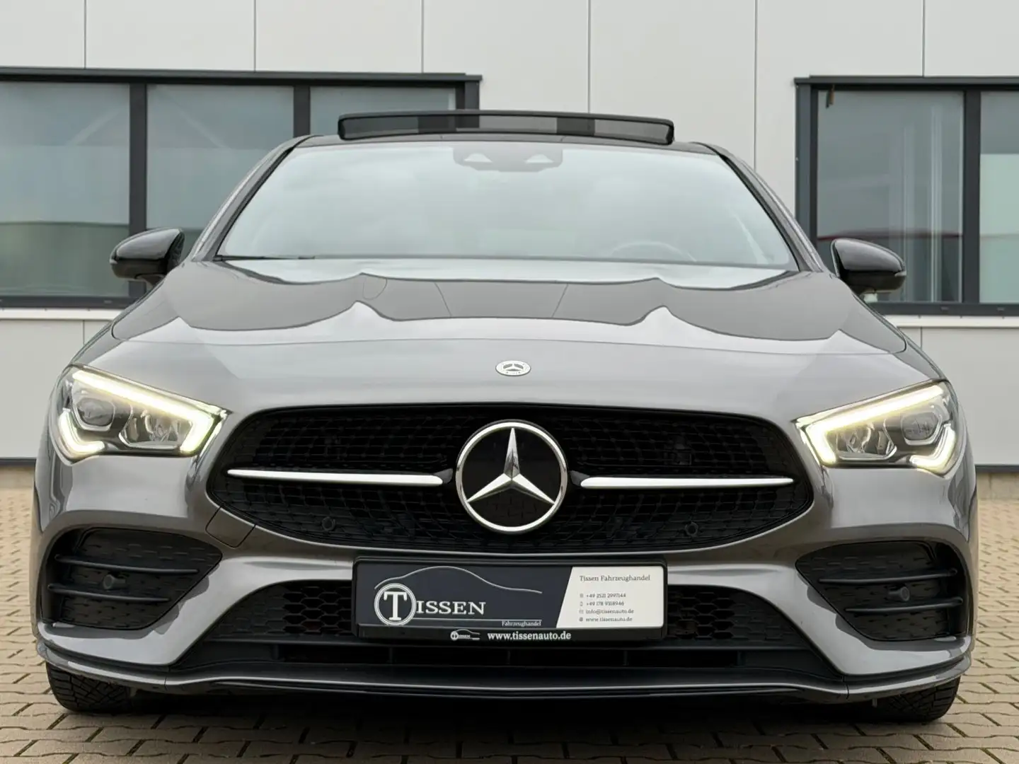 Mercedes-Benz CLA 200 SB Edition AMG Night Cam Pano MBUX SHZ Gris - 2