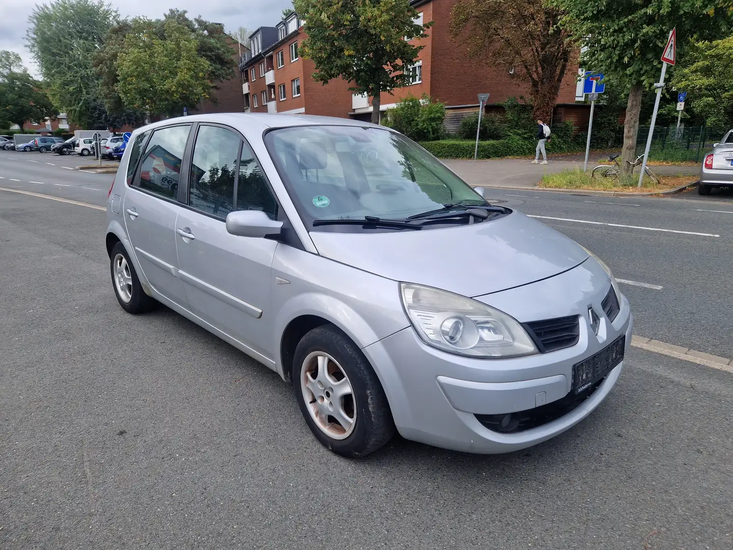 Renault Scenic Avantage Silber - 2
