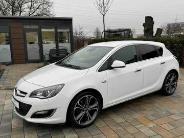 Astra J Lim. 5-Tg. Innov. 2.0 CDTI *Navi*Xenon*