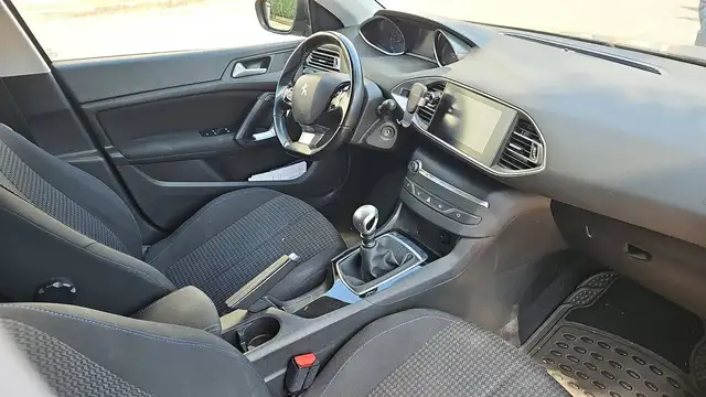 Peugeot 308 view 10