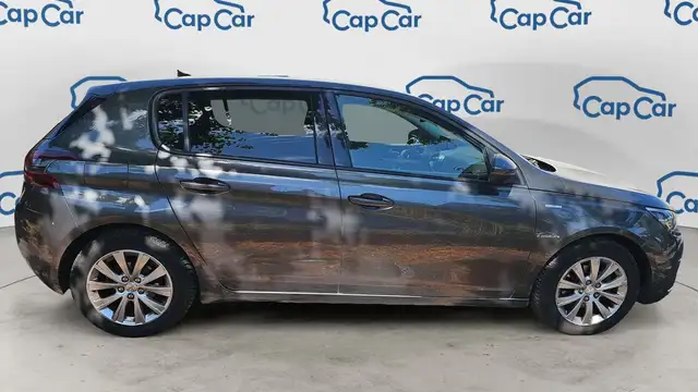 Peugeot 308 view 4