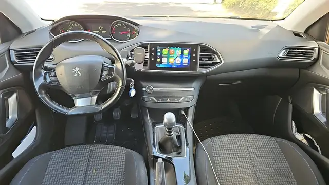 Peugeot 308 view 11