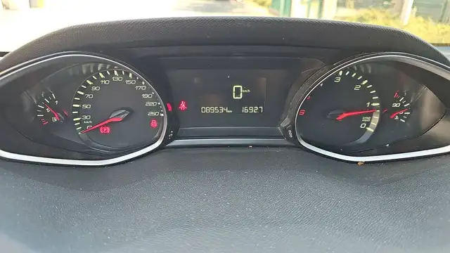 Peugeot 308 view 12