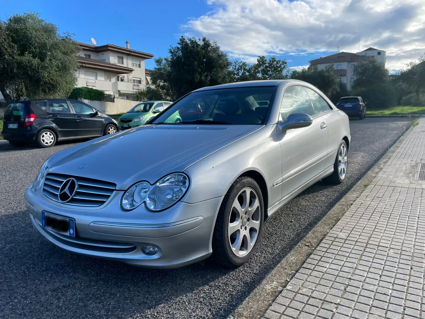 Mercedes-Benz CLK 270 CLK Coupe 270 cdi Elegance Silber - 1