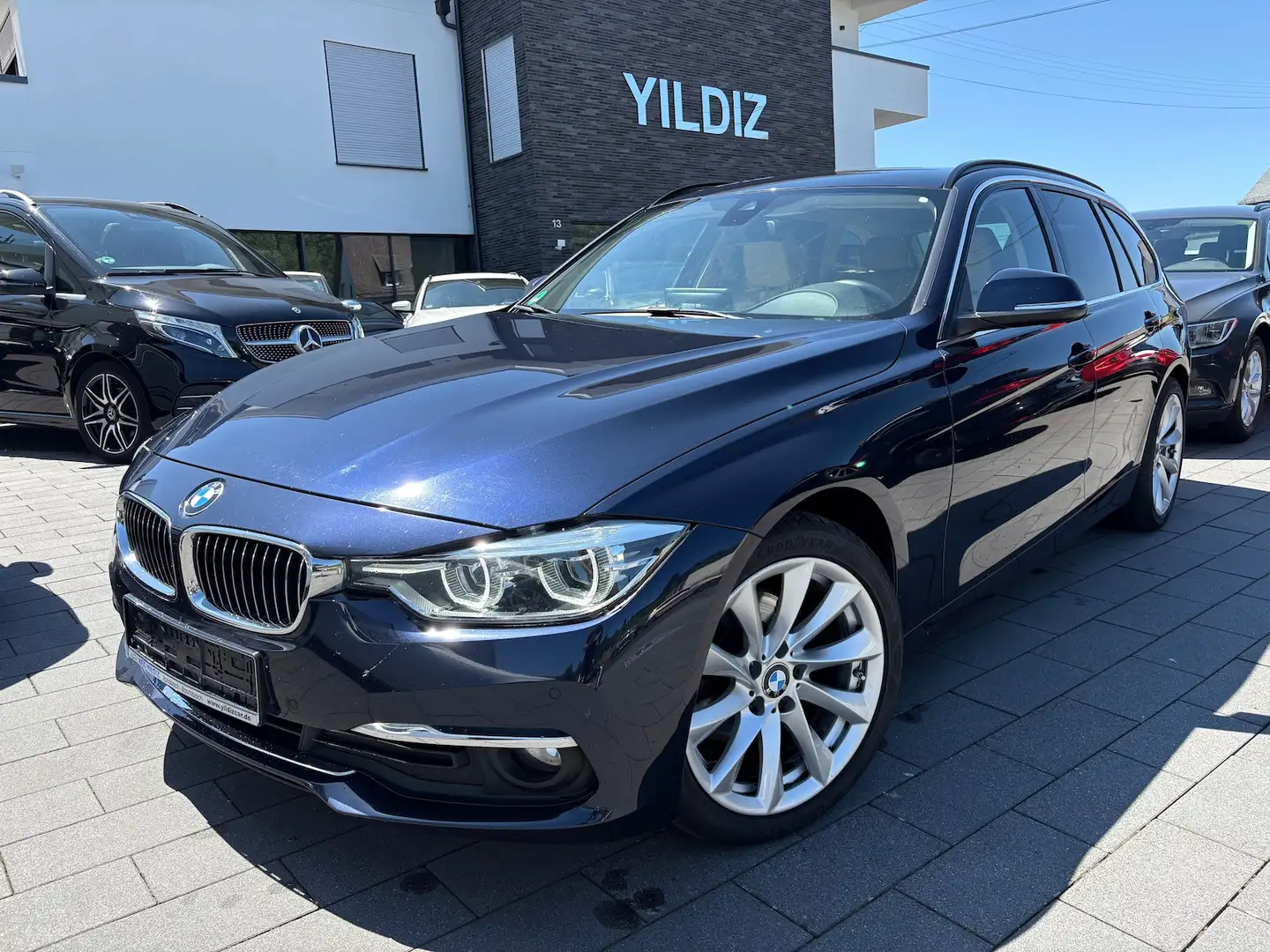 BMW 320 320dA Touring *LEDER *LED *NAVI *KEYLESS GO Bleu - 1