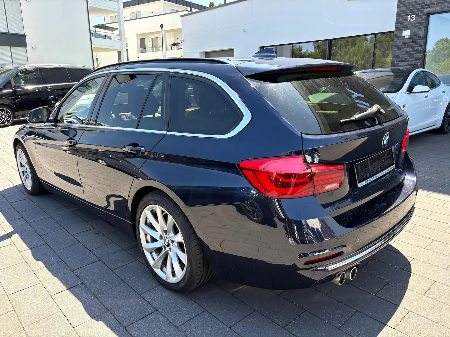 BMW 320 320dA Touring *LEDER *LED *NAVI *KEYLESS GO Bleu - 2