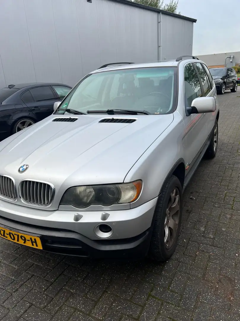 BMW X5 4.4 i Zilver - 1
