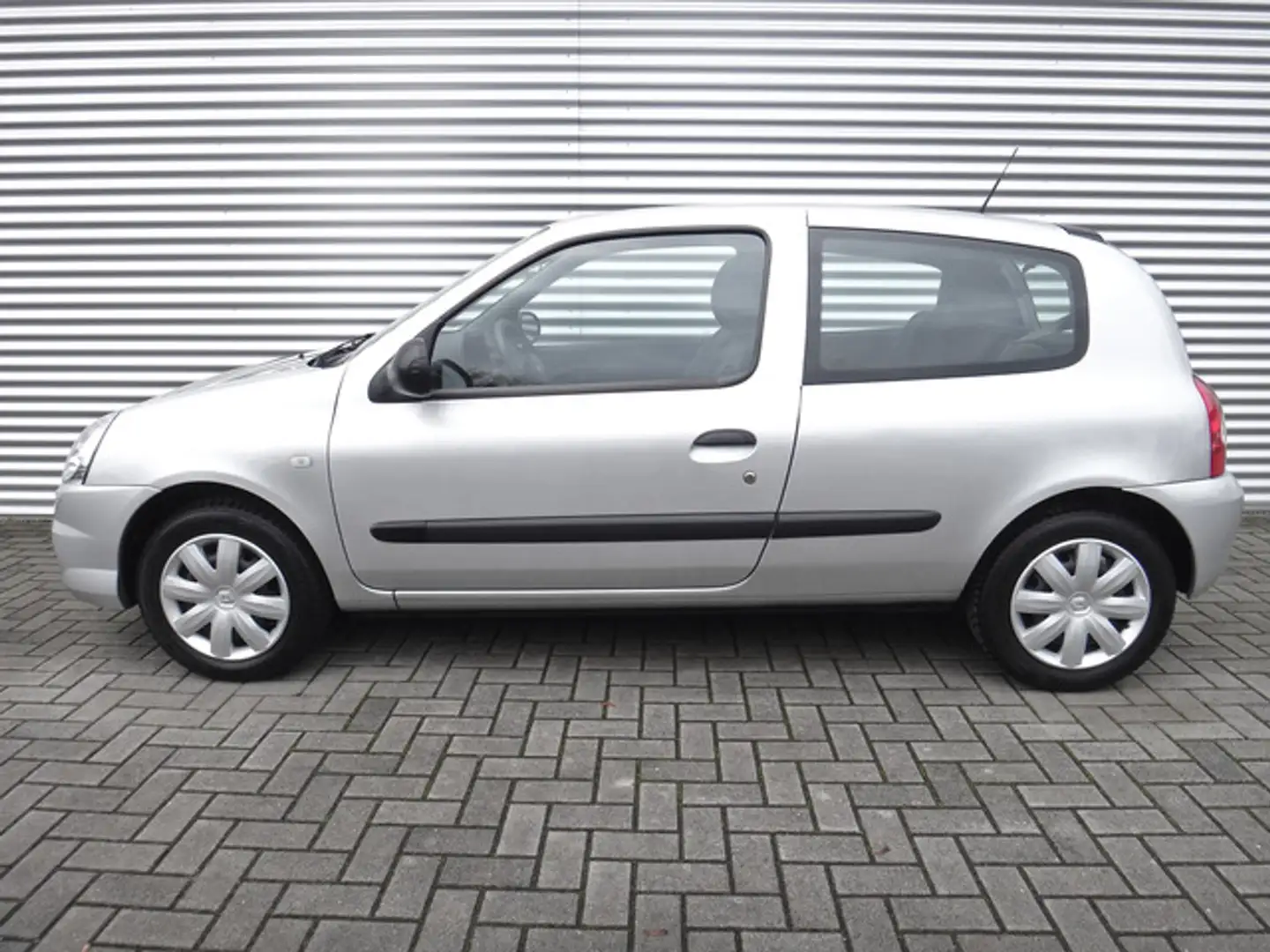 Renault Clio Campus Authentique 1.2 Eco2 Gerne Finanzierung+++ Zilver - 2