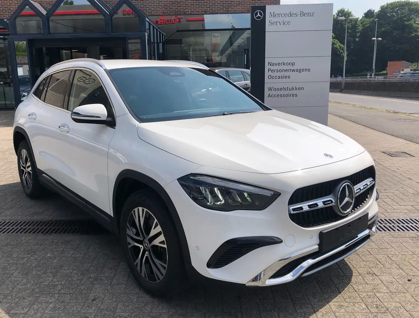 Mercedes-Benz GLA 250 PHEV e Business Line (160 kW) Wit - 2