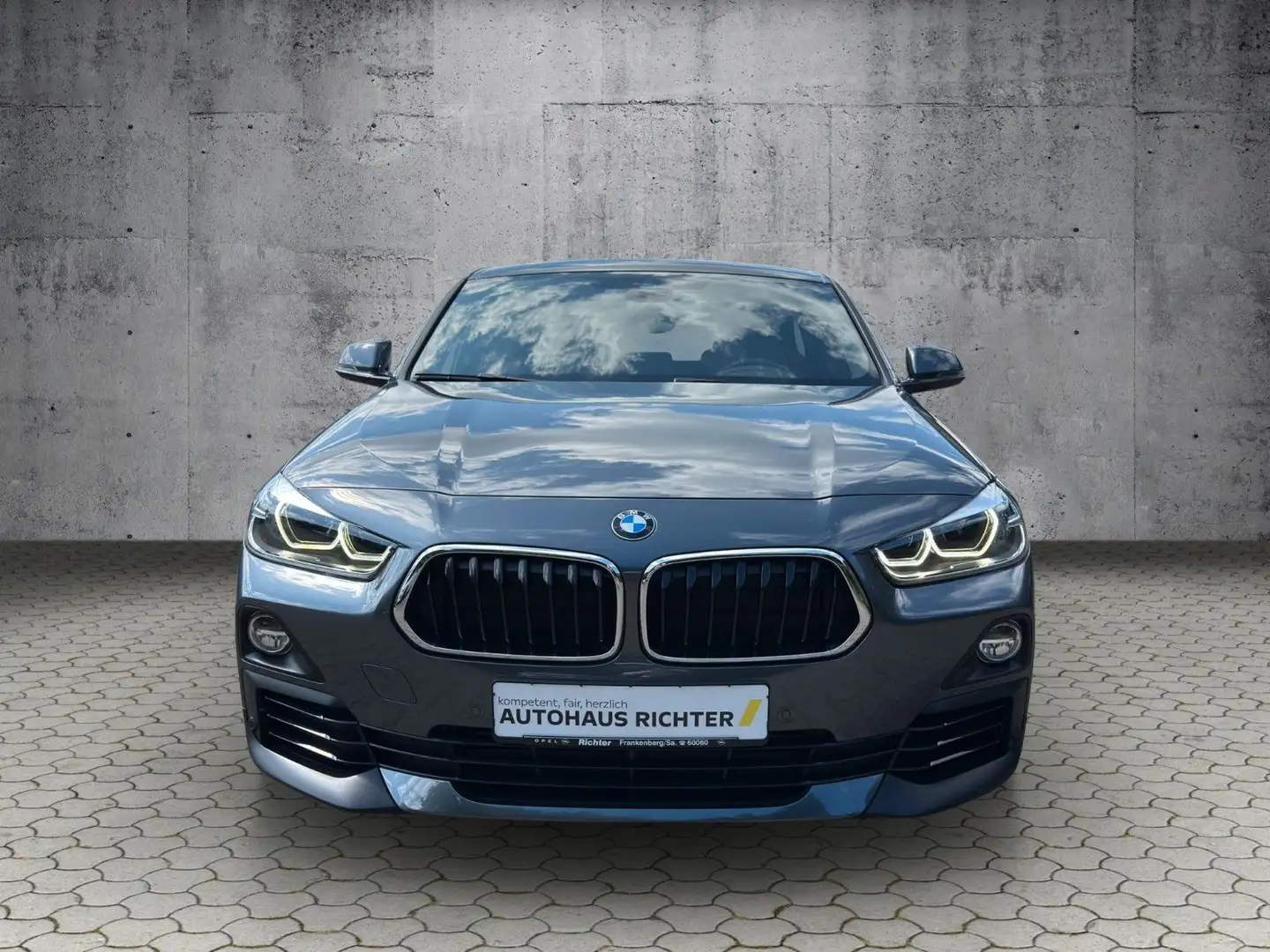 BMW X2 sDrive 20i Advantage Plus LED, DAB+, 18" ALU Gris - 2