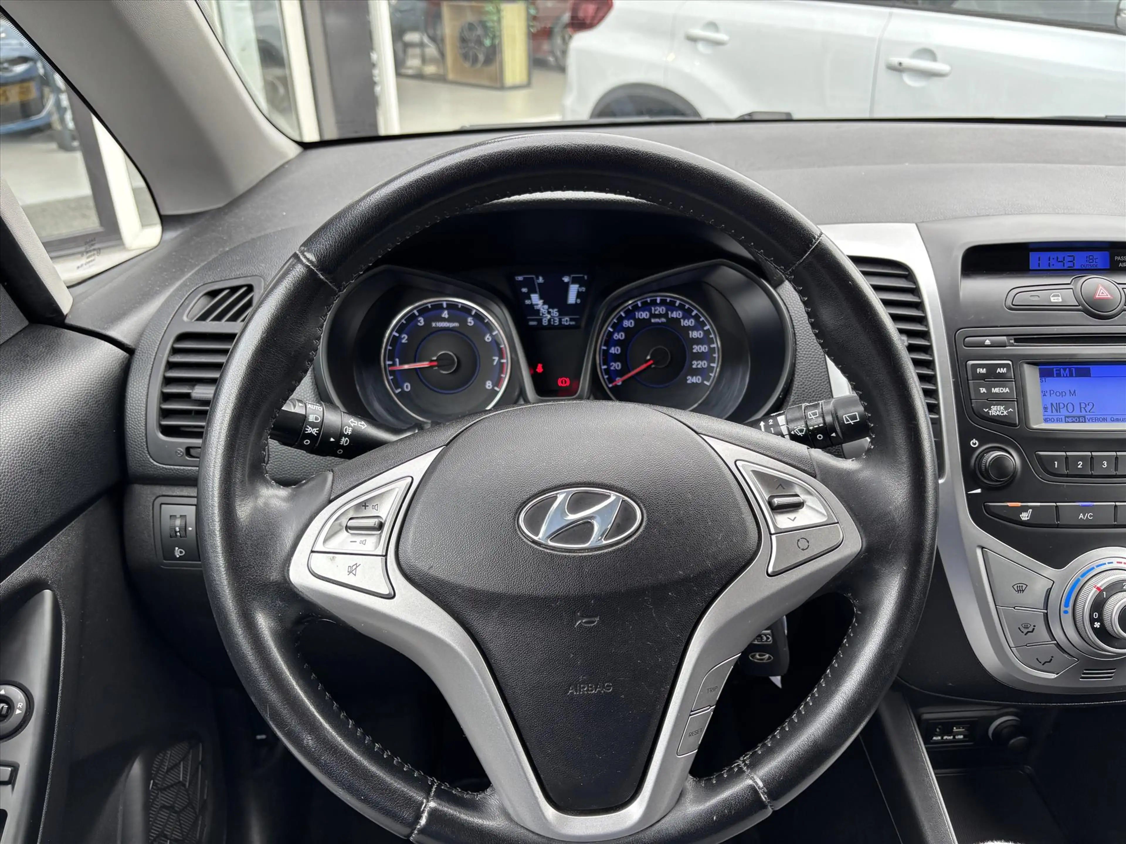 Hyundai iX20 1.4i blue 90pk i-Drive — photo 25