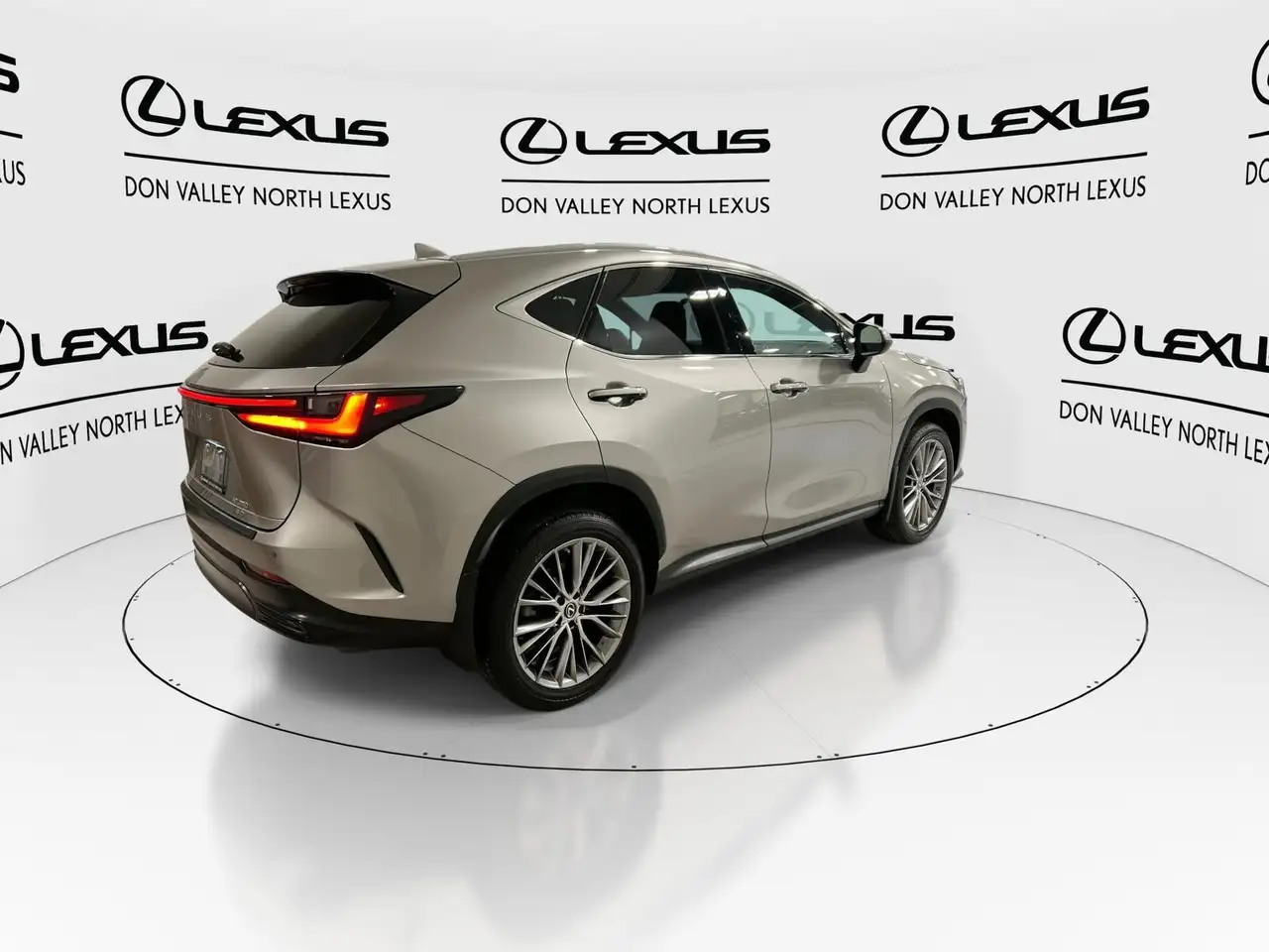 Lexus NX fotografie Lexus NX