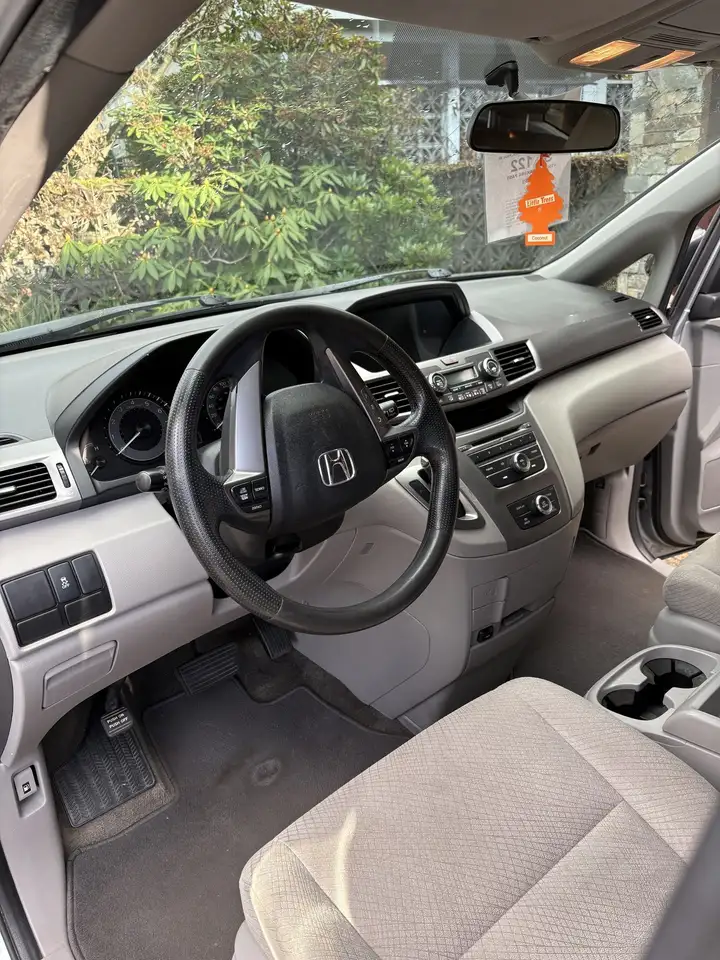 Honda Odyssey снимка Honda Odyssey