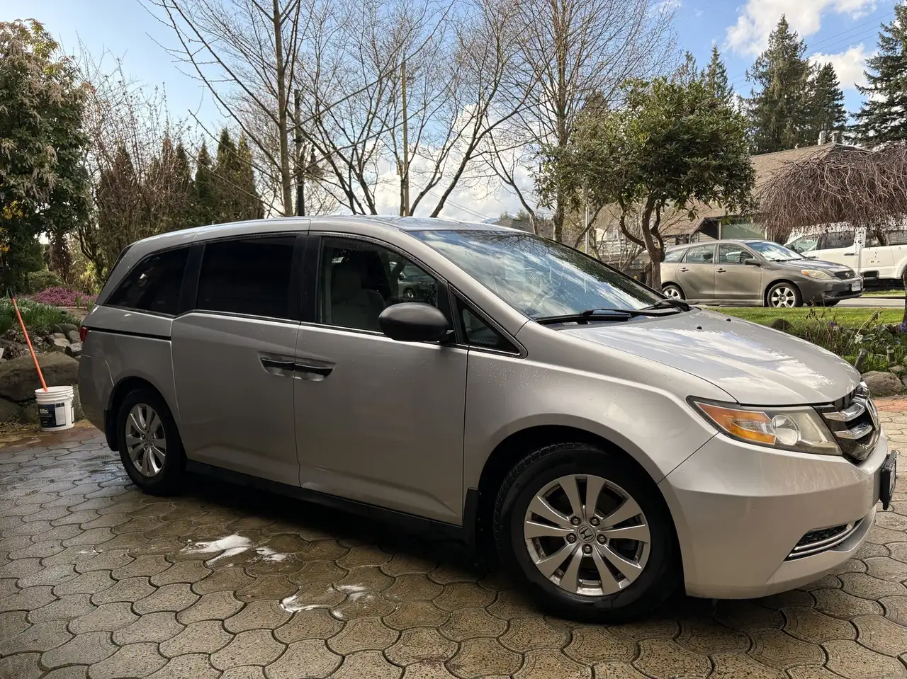 Honda Odyssey снимка Honda Odyssey