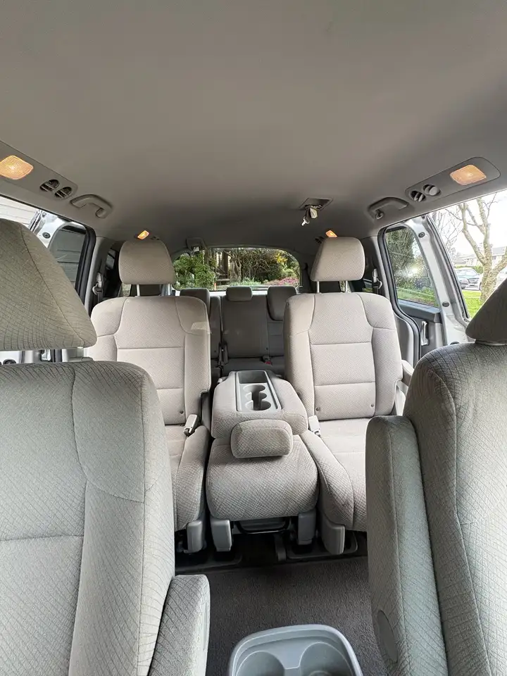 Honda Odyssey снимка Honda Odyssey