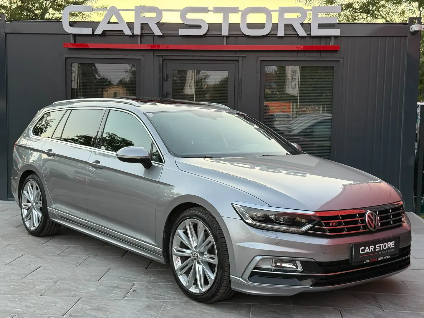 Volkswagen Passat Variant 2,0TDI|R-Line|ACC|Pano|VirtualCockpit|Keyless Silber - 1