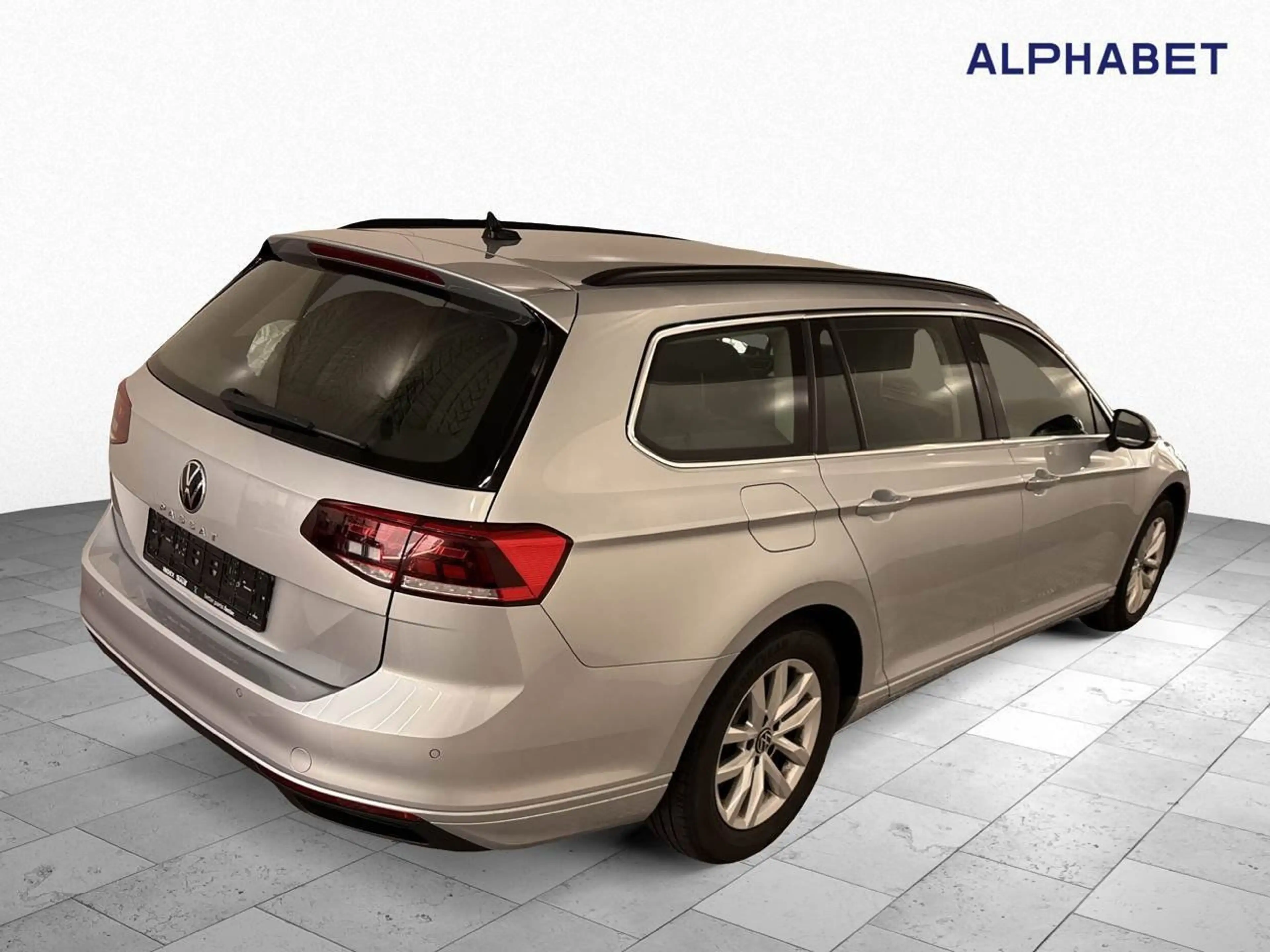 Volkswagen Passat Variant 2.0 TDI BMT Business ACC LED Lane — photo 6