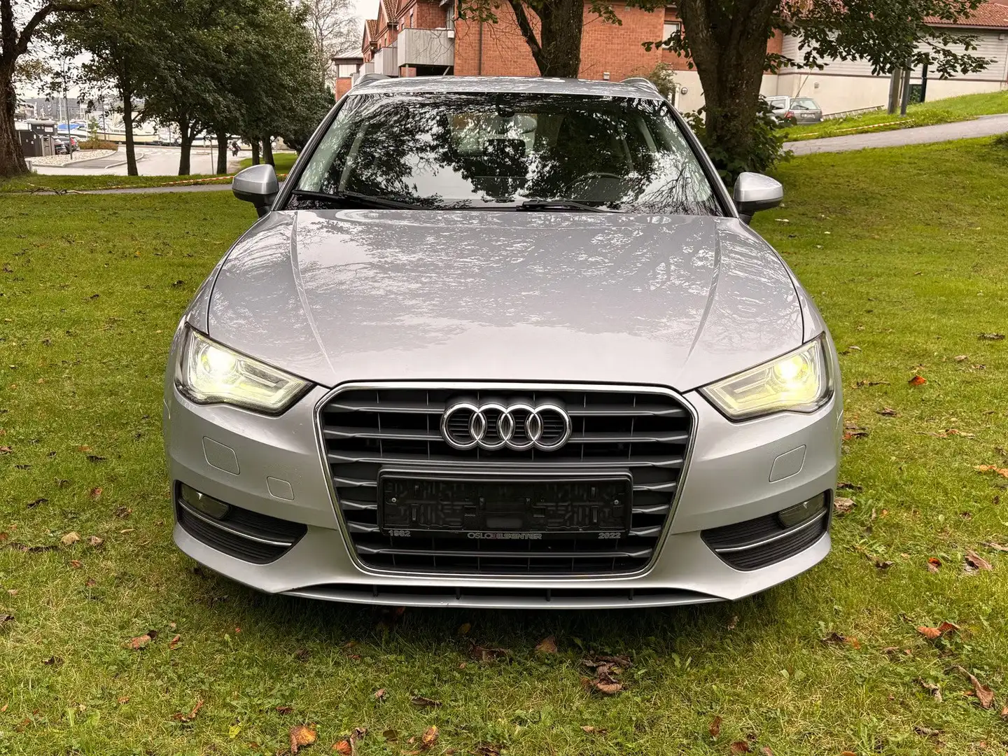 Audi A3 A3 Sportback 1.4 TFSI Ambiente S tronic Gris - 2