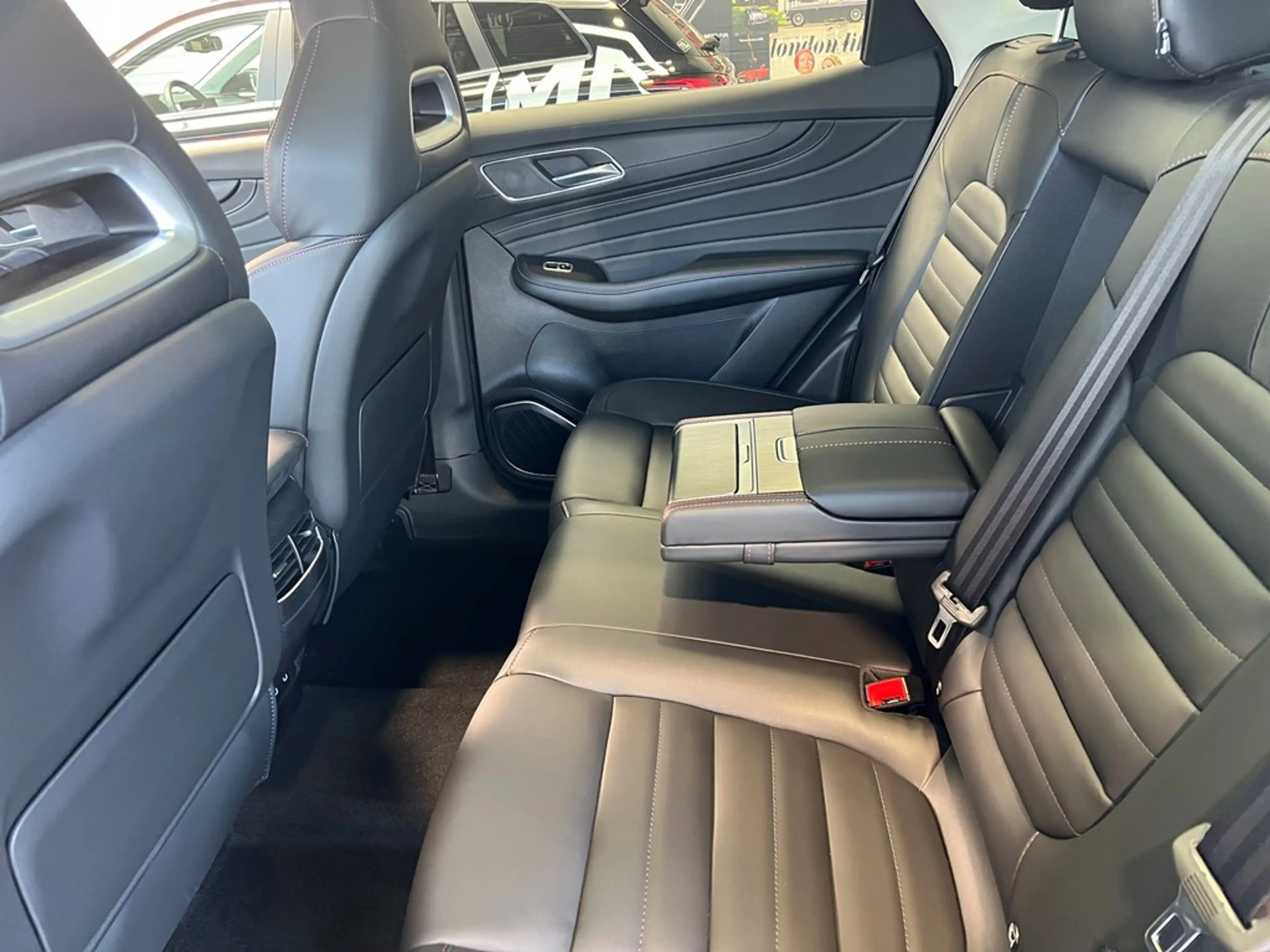 MG EHS luxury — photo 11