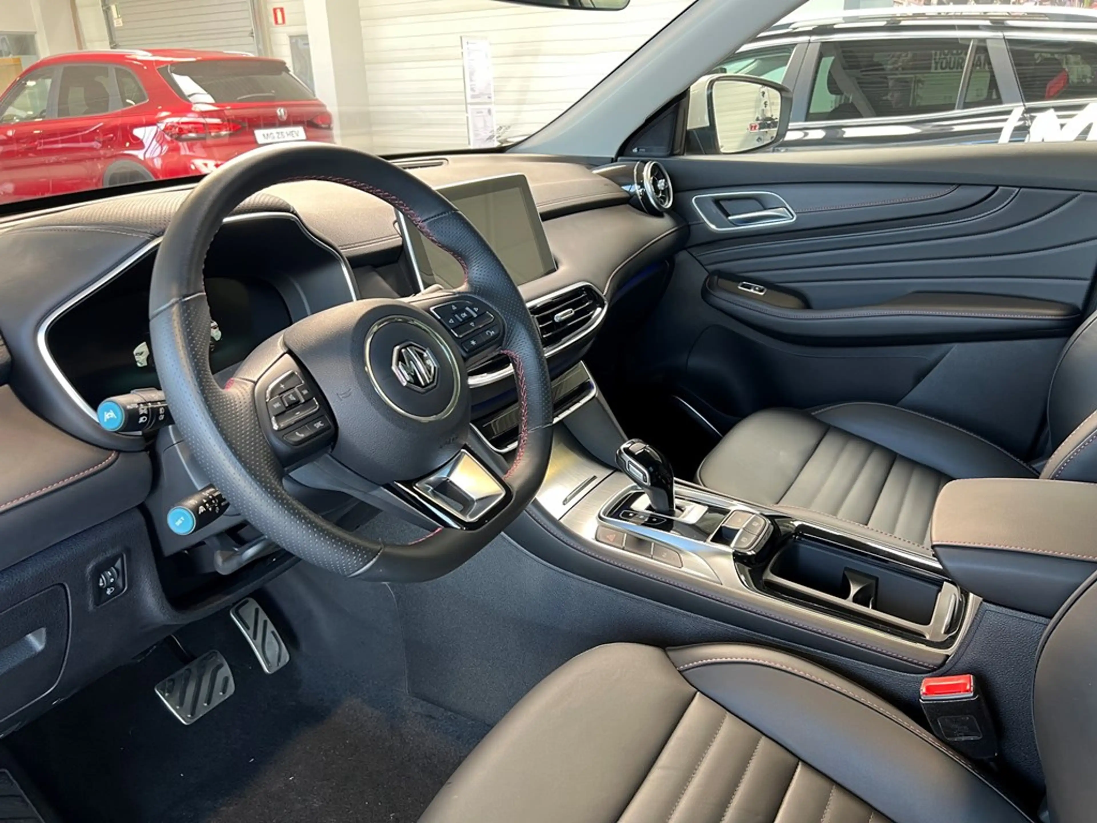 MG EHS luxury — photo 10