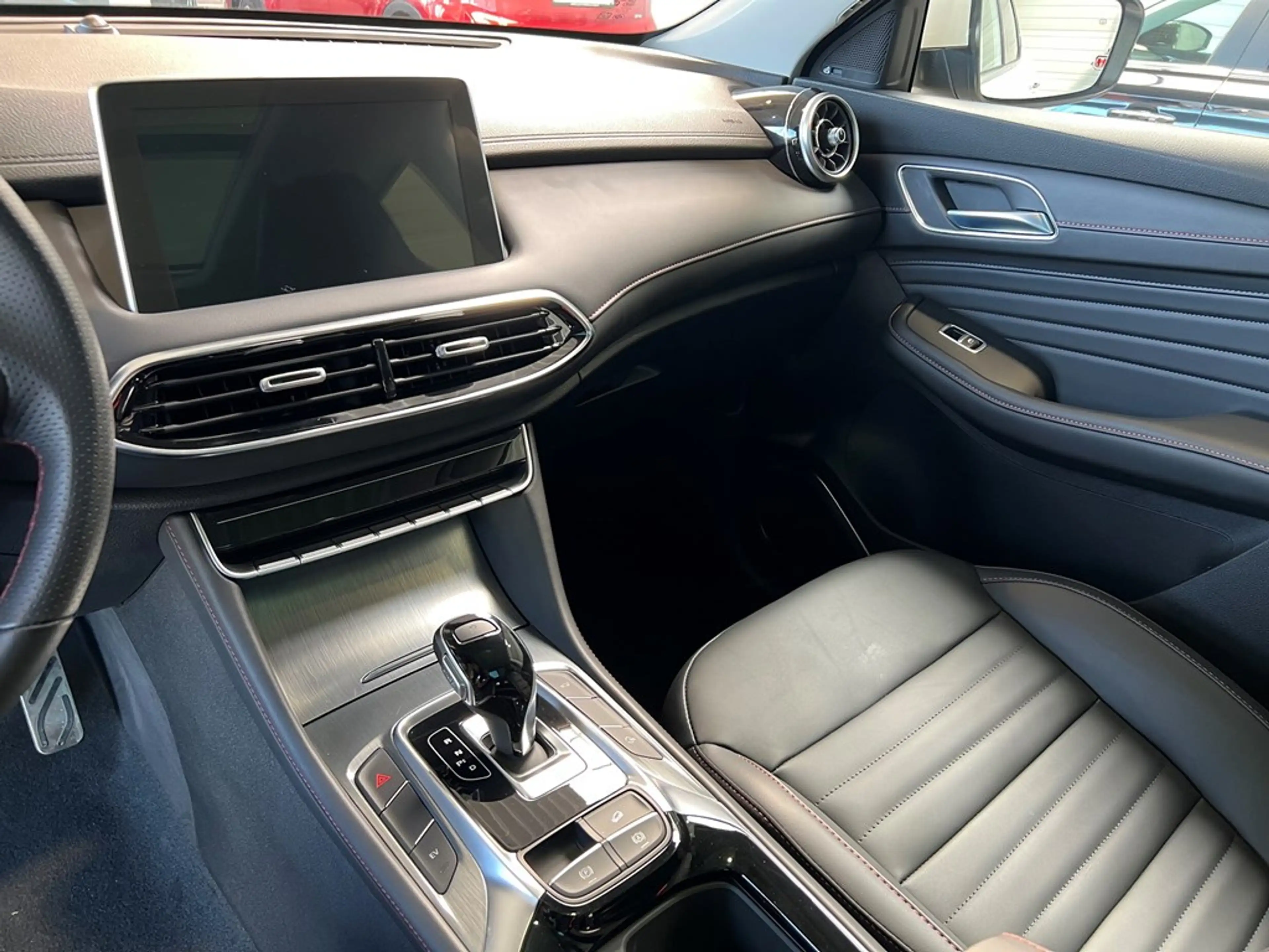MG EHS luxury — photo 12