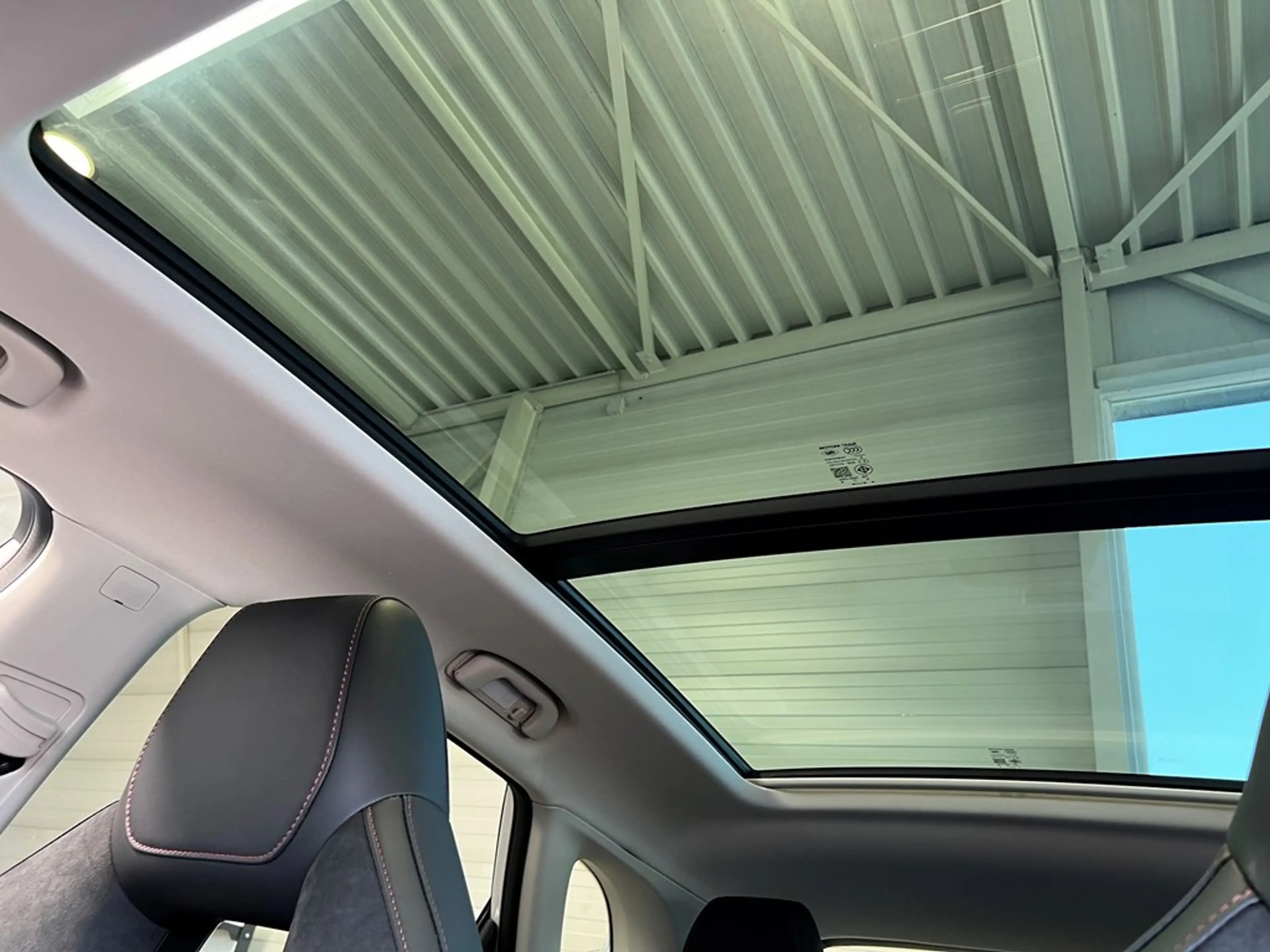 MG EHS luxury — photo 13