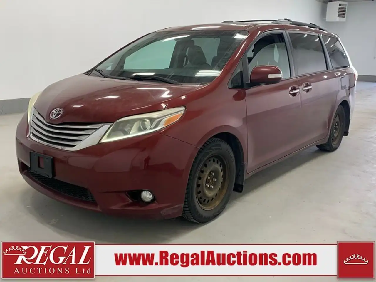 Toyota Sienna снимка Toyota Sienna