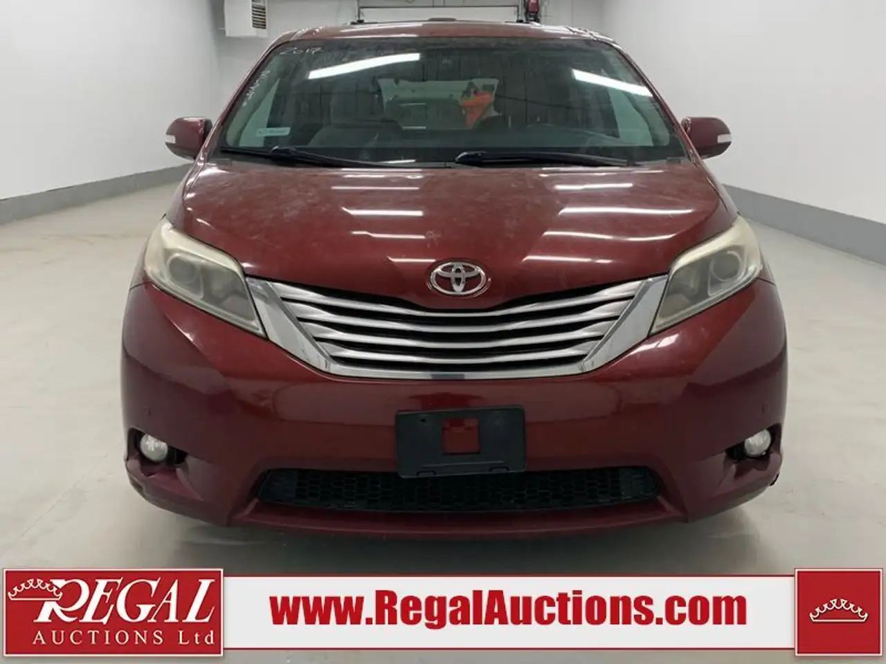 Toyota Sienna снимка Toyota Sienna