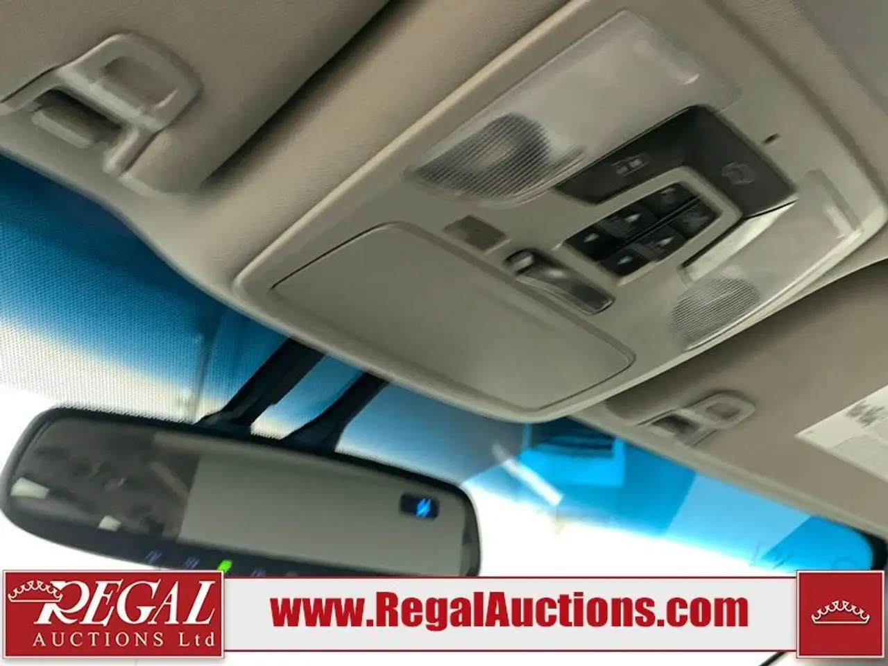 Toyota Sienna снимка Toyota Sienna