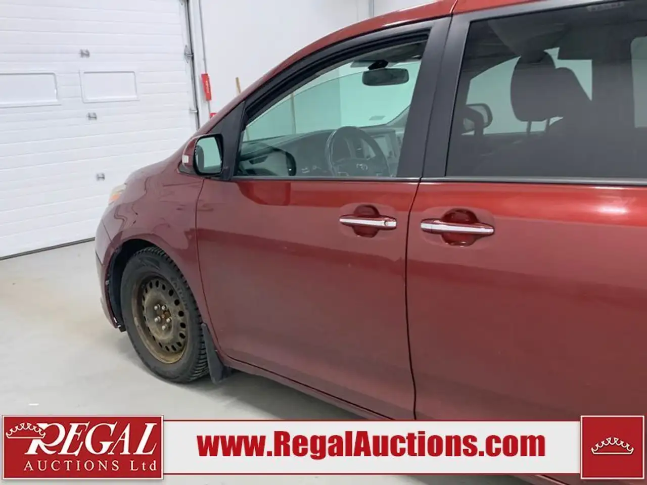 Toyota Sienna снимка Toyota Sienna