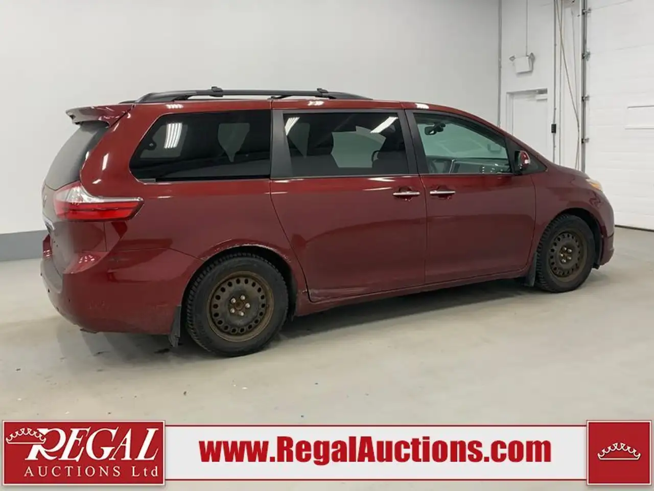 Toyota Sienna снимка Toyota Sienna