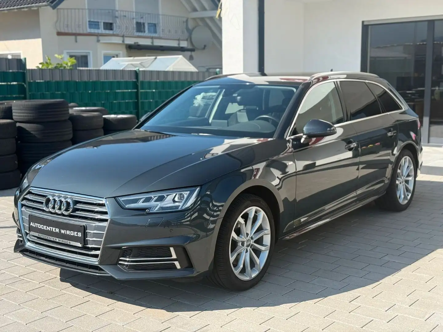 Audi A4 Avant SPORT*S-LINE*TOP-ZUSTAND*1.HAND** Grau - 1