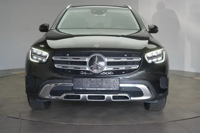 Mercedes-Benz GLC view 2