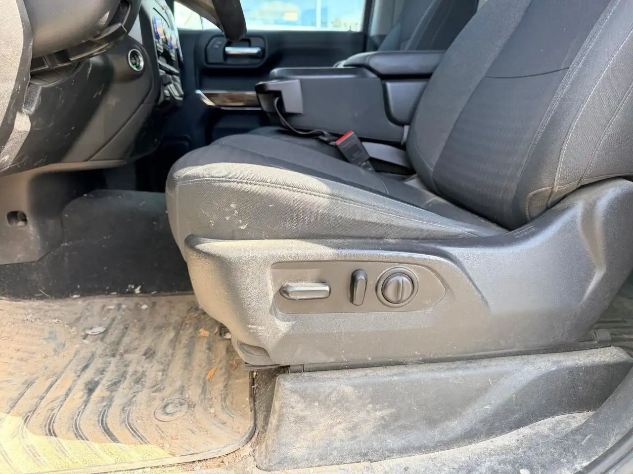 GMC Sierra 1500 снимка GMC Sierra 1500