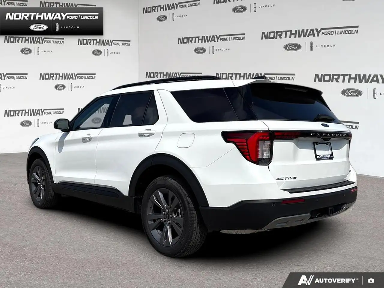 Ford Explorer photo Ford Explorer