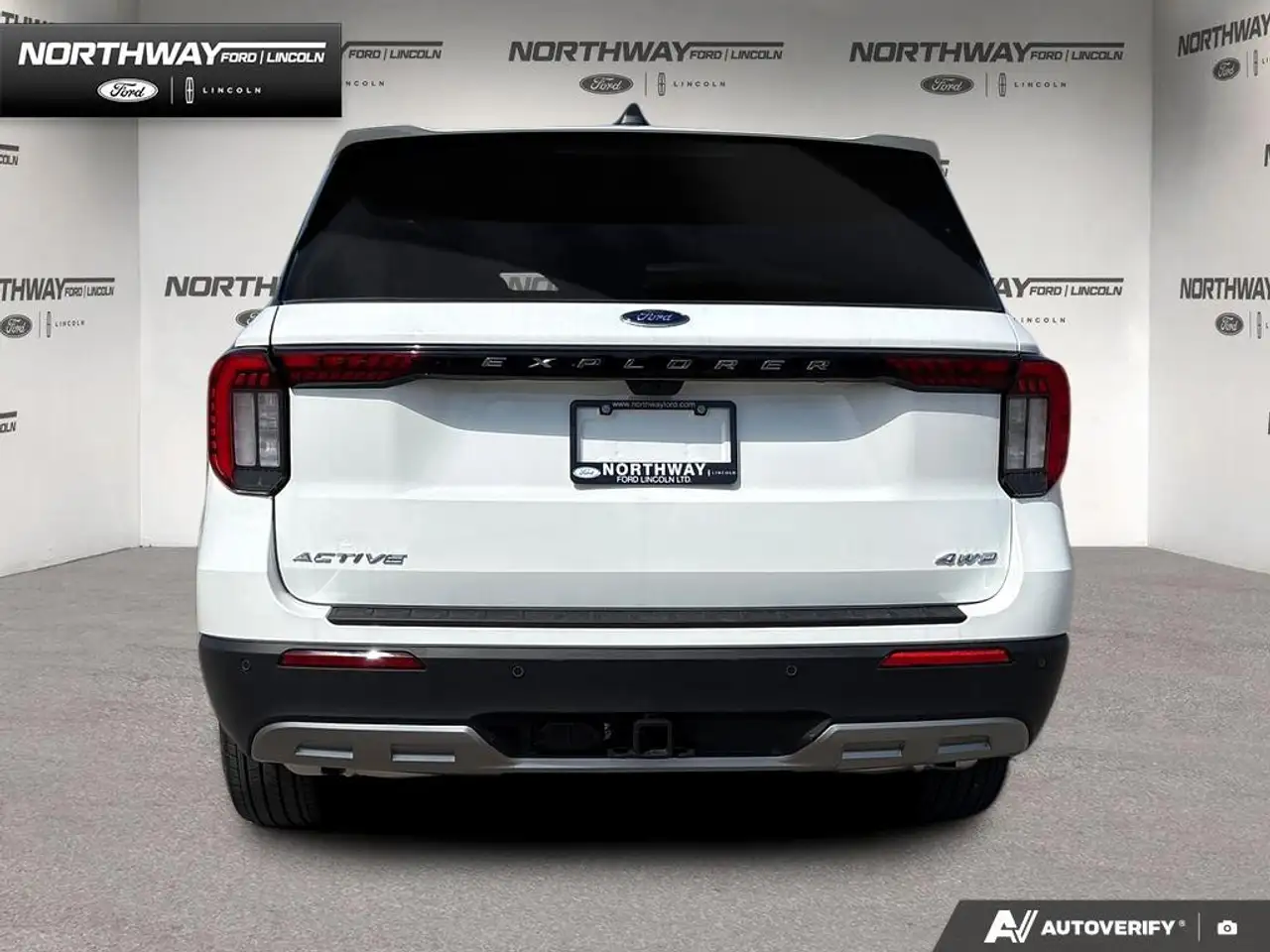 Ford Explorer photo Ford Explorer