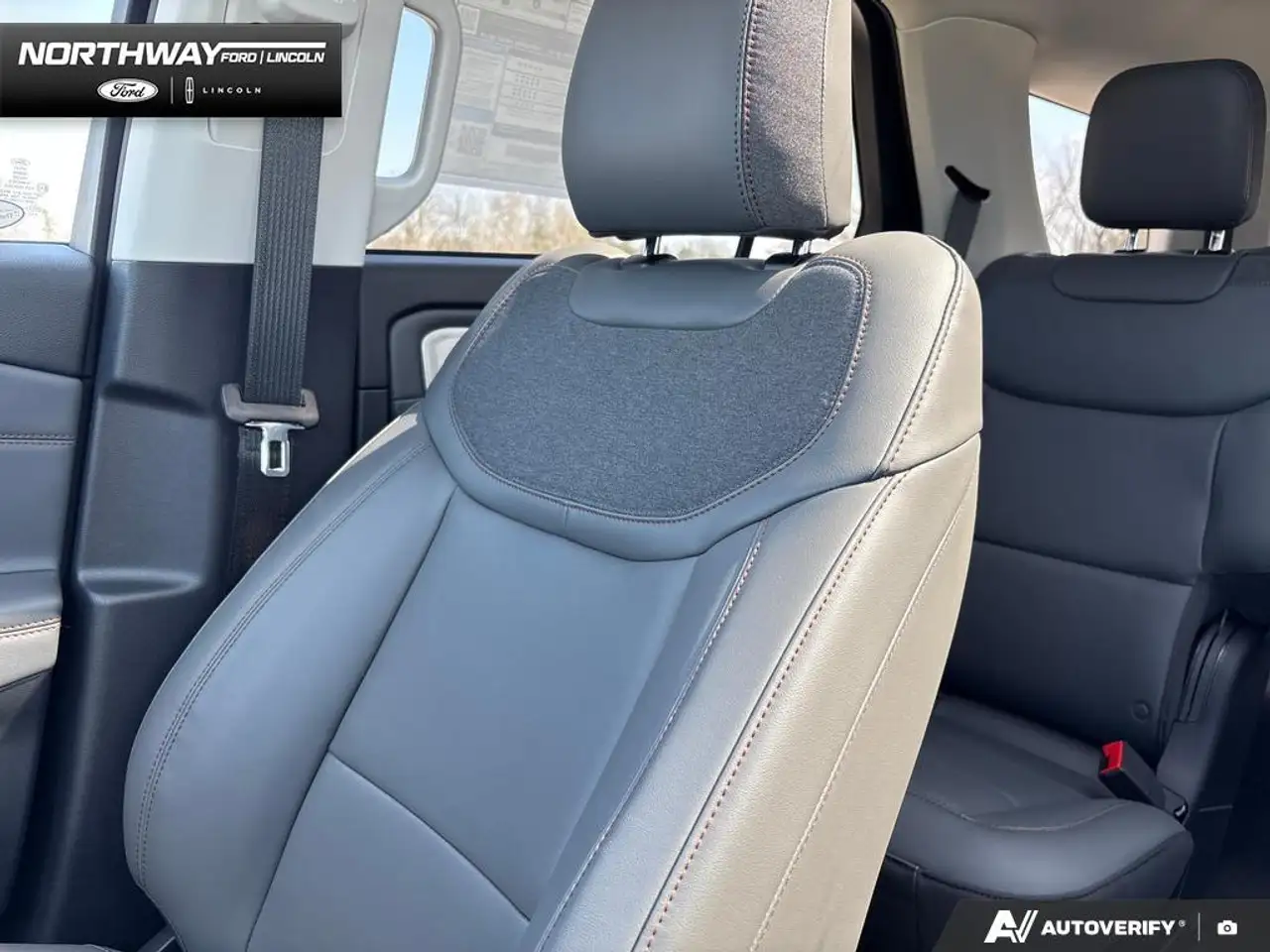 Ford Explorer photo Ford Explorer