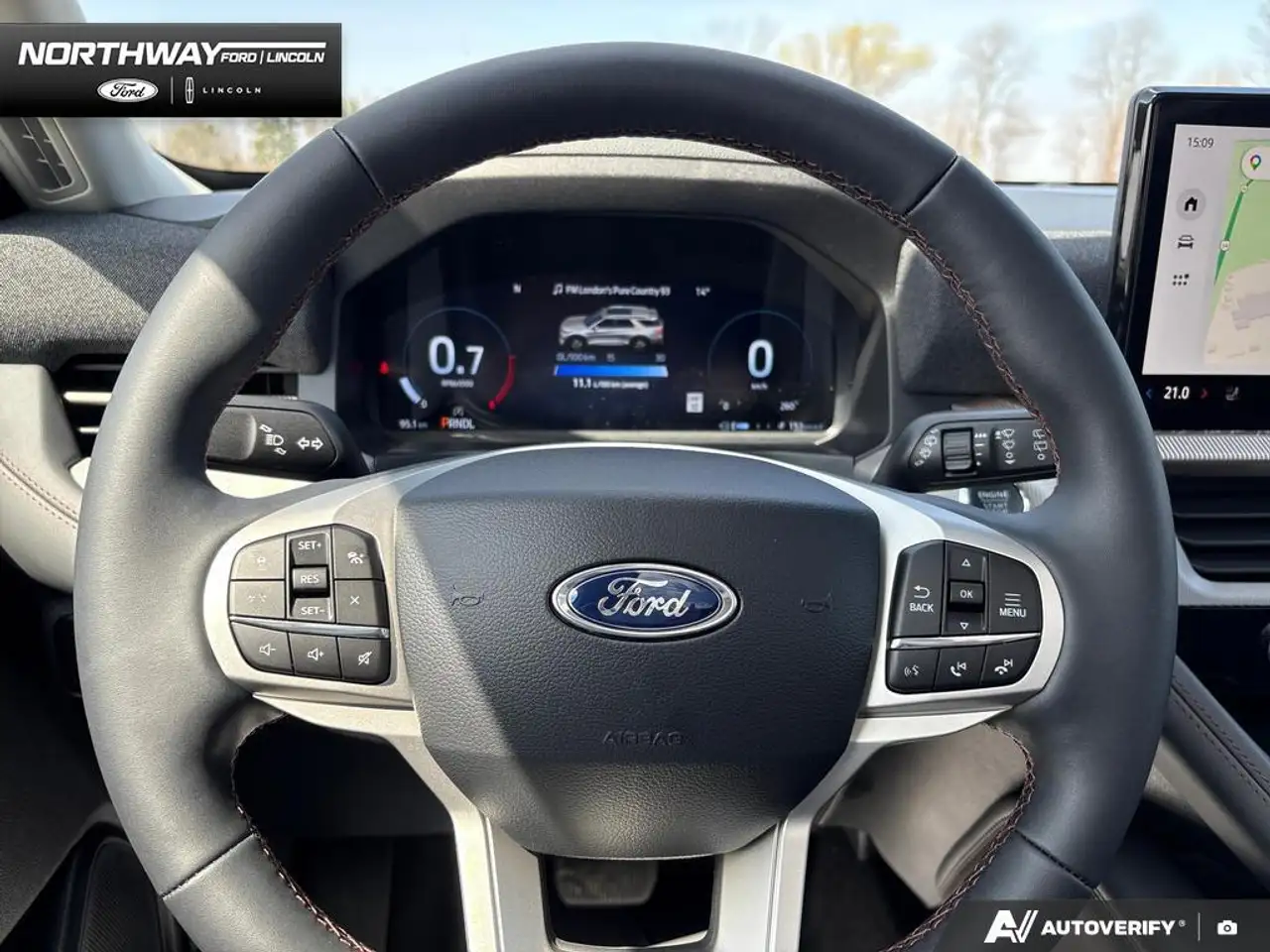 Ford Explorer photo Ford Explorer