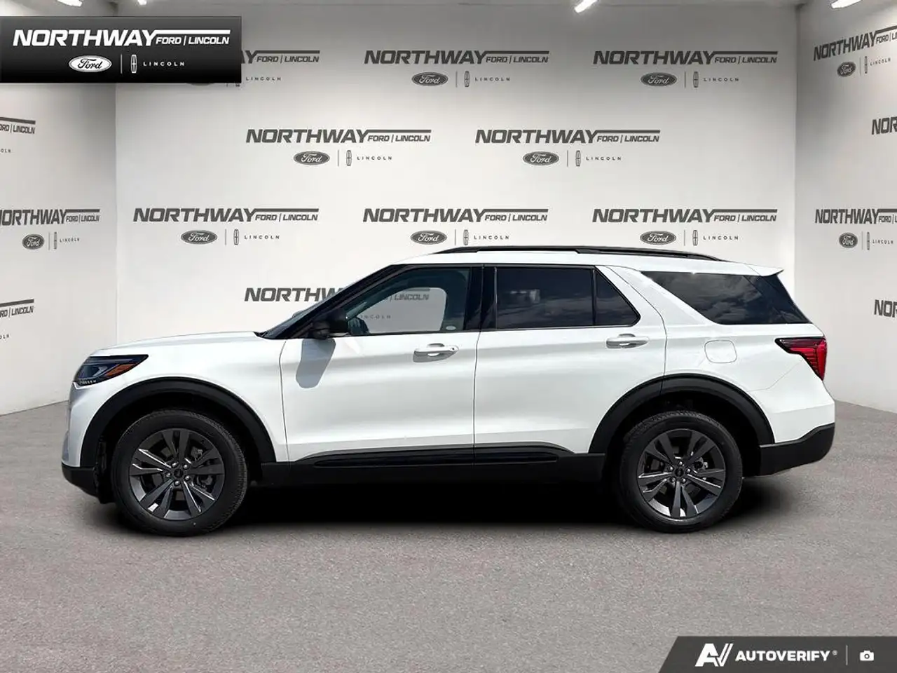 Ford Explorer photo Ford Explorer