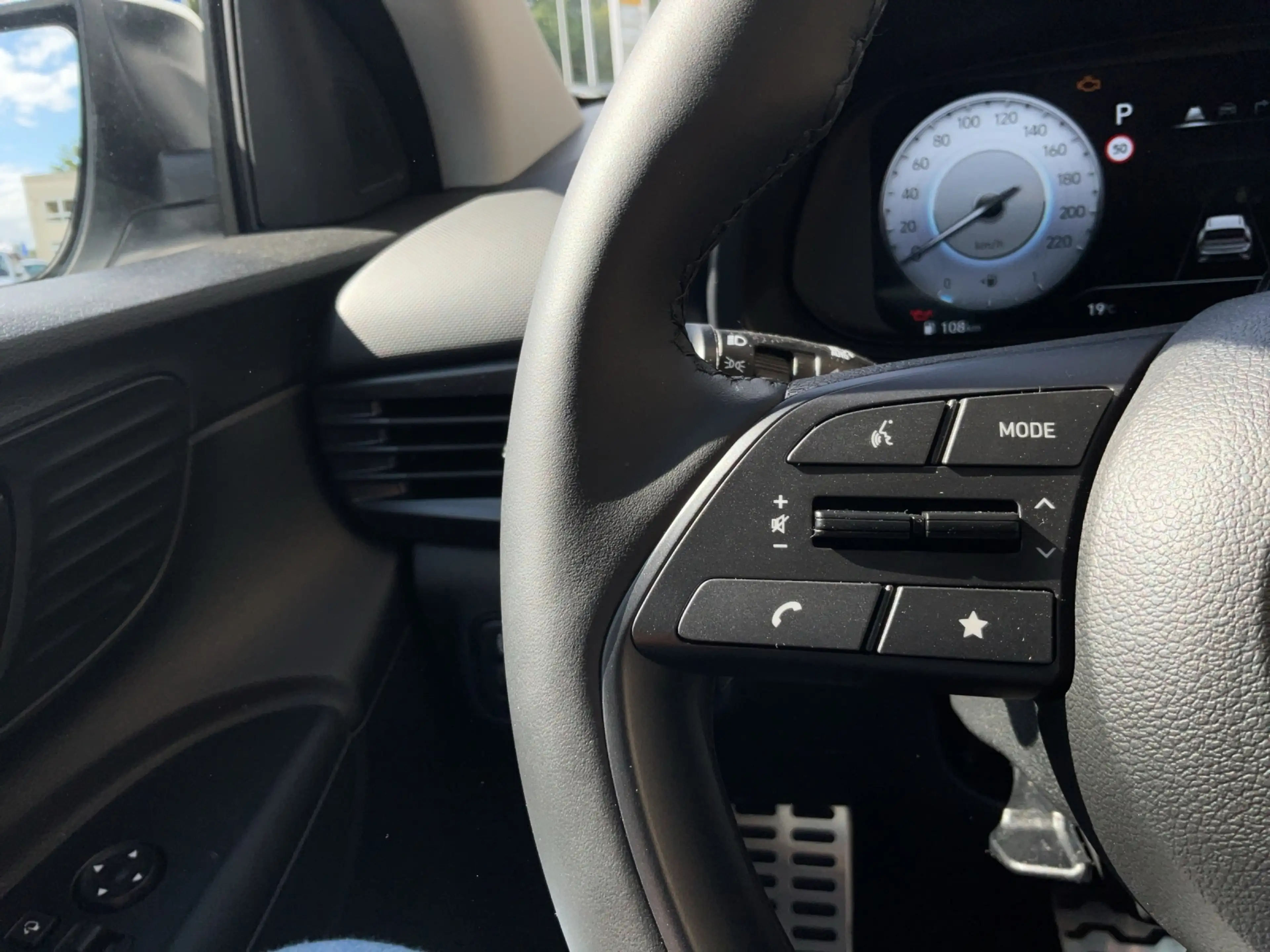 Hyundai BAYON 1.0 T-GDI DCT Trend NAVI/LED — photo 13